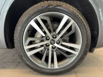 AUDI Q5 S line 55 2.0 TFSI e quattro virtual AHK Pano