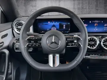 MERCEDES-BENZ CLA 250 4M AMG 360  DISTRO PANO SOUND MLED HUD