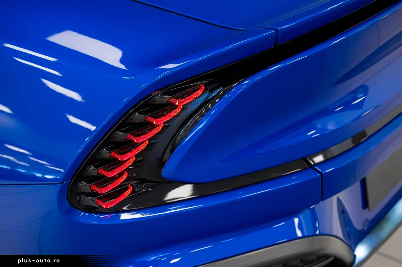 ASTON MARTIN Vanquish 2025 — imagine 7