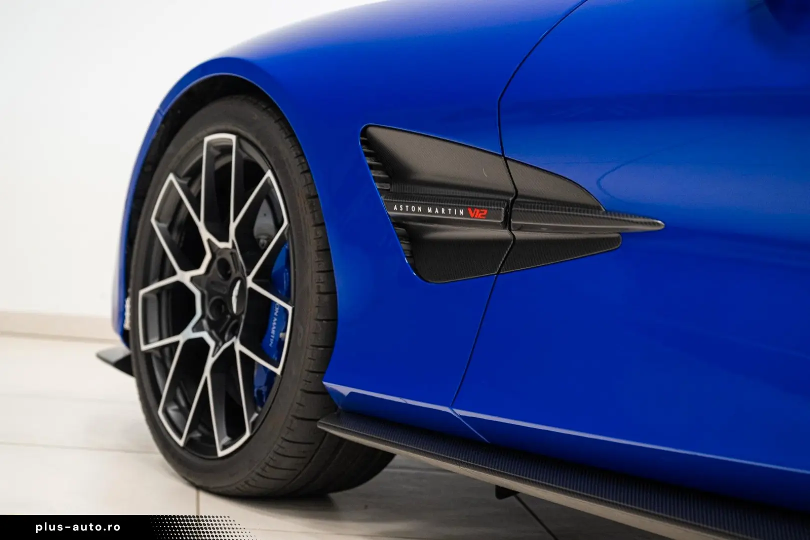 ASTON MARTIN Vanquish 2025 — imagine 12