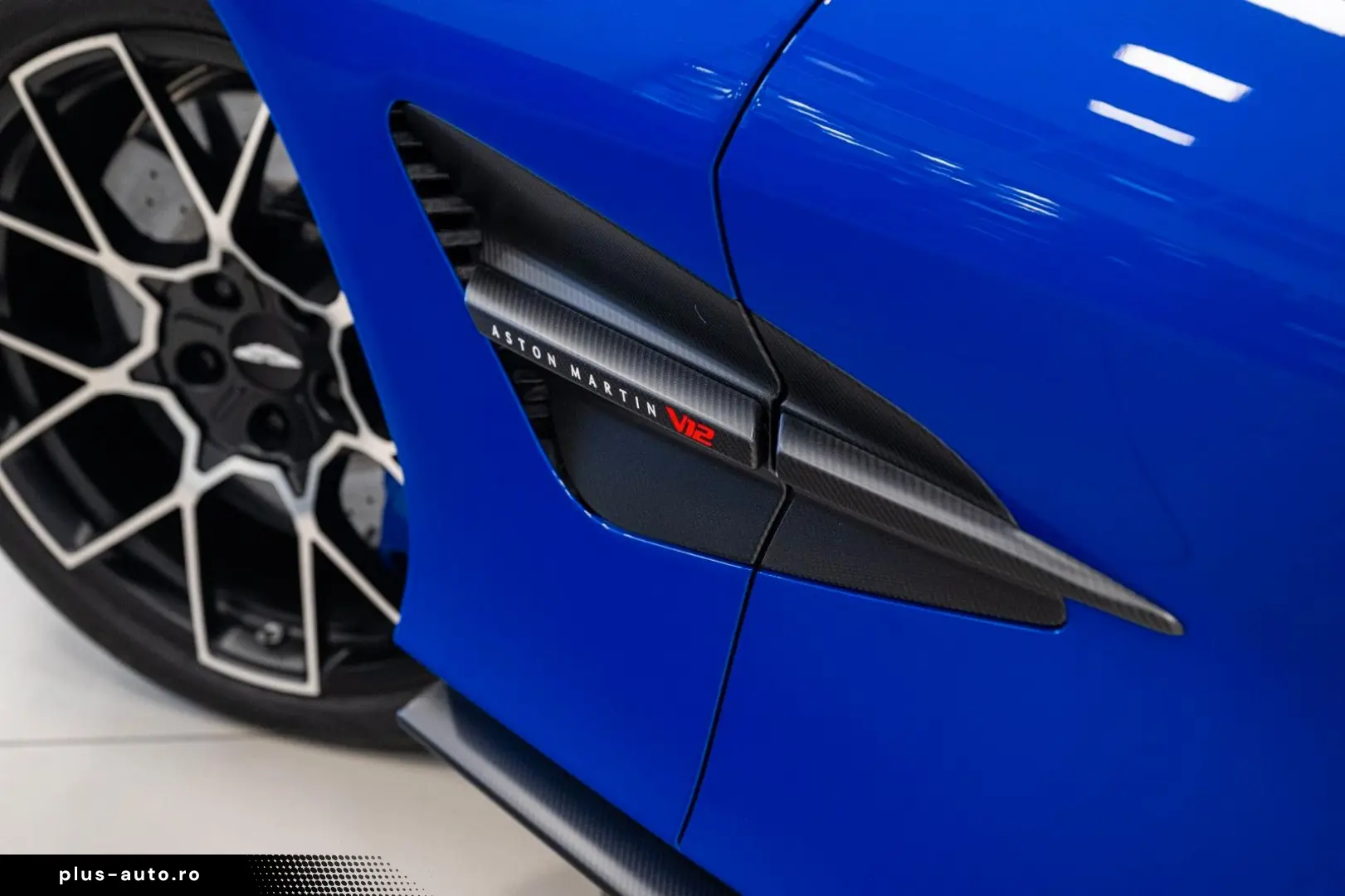ASTON MARTIN Vanquish 2025 — imagine 24