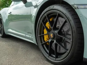 PORSCHE 992 911 Targa 4 GTS