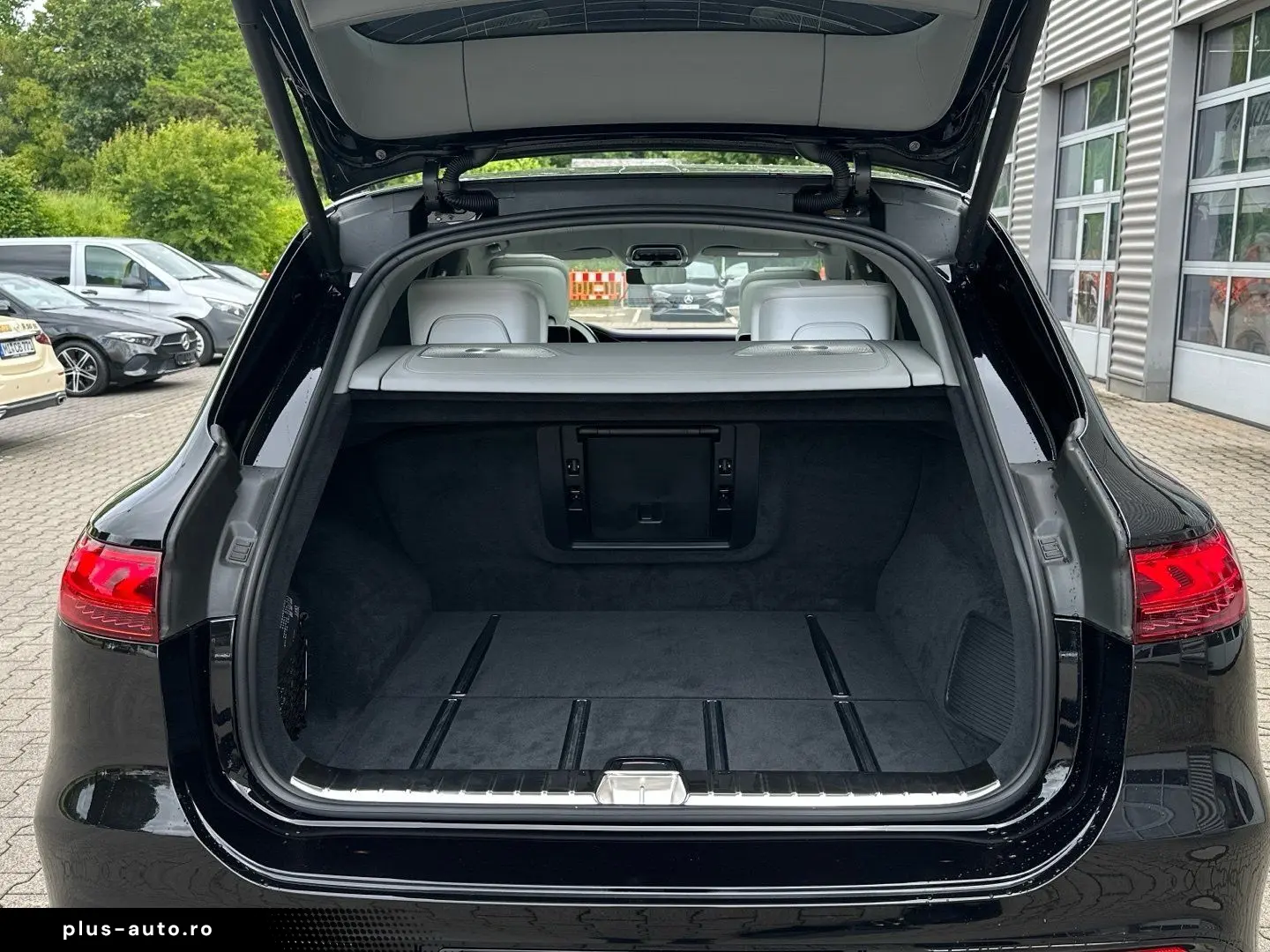 MERCEDES-BENZ EQS 680 SUV Maybach First-Class Chaffe&hellip;