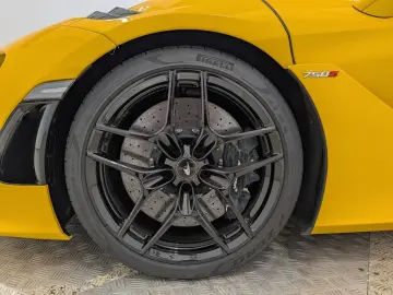MCLAREN Coupé VOLCANO