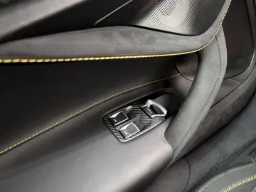 MCLAREN Coupé VOLCANO