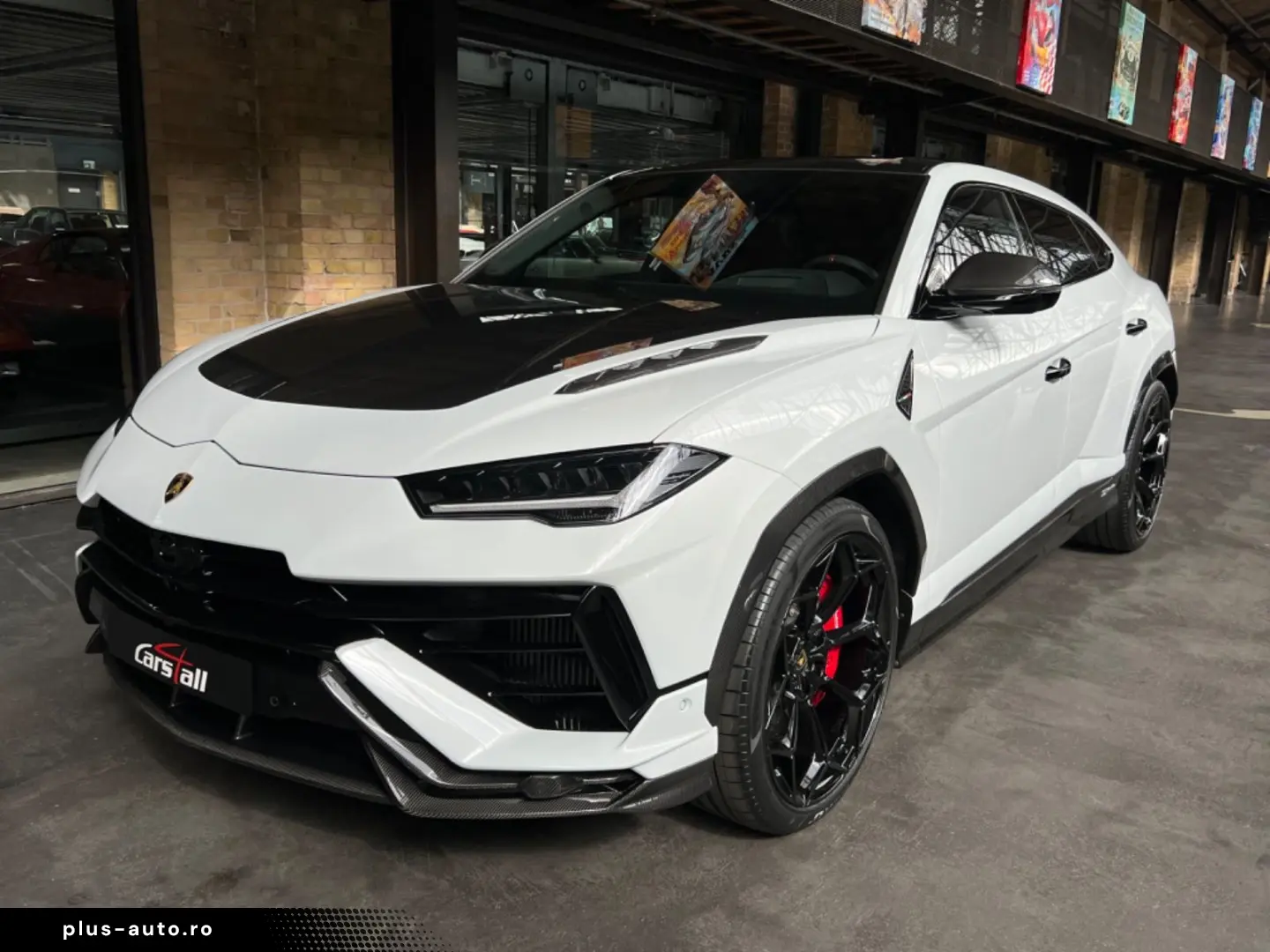 LAMBORGHINI Urus Performante Full Carbon Rear Seat Entertain