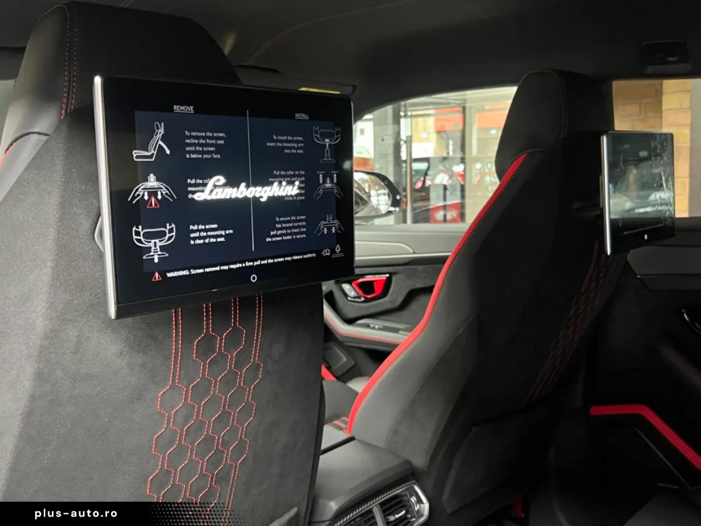 LAMBORGHINI Urus Performante Full Carbon Rear Seat Entertain