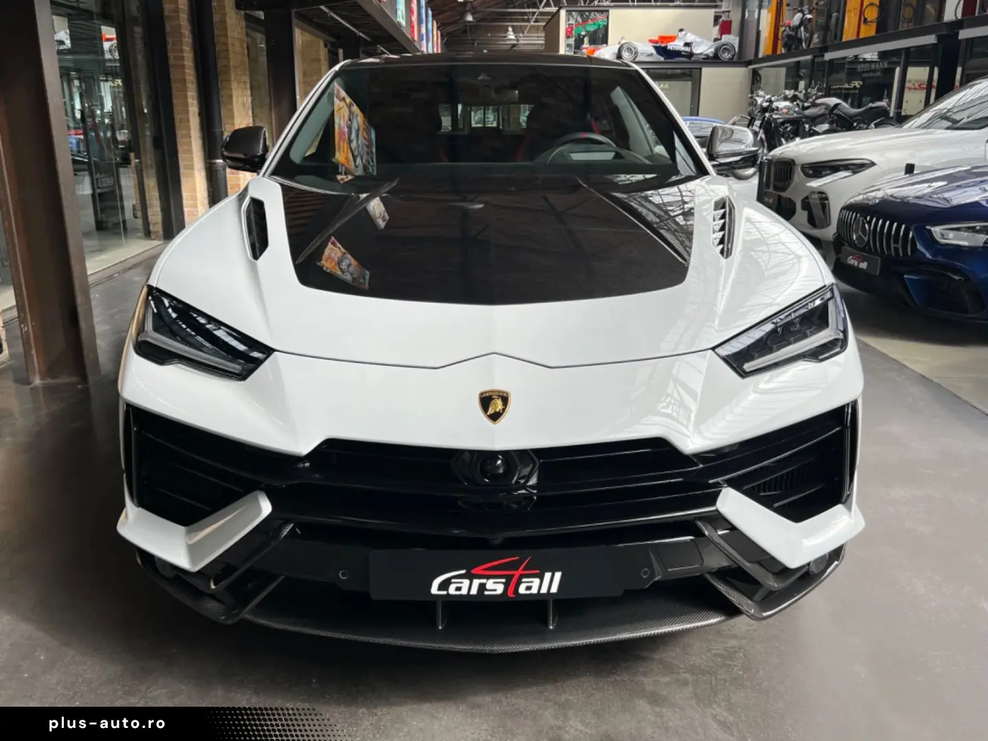 LAMBORGHINI Urus Performante Full Carbon Rear Seat Entertain