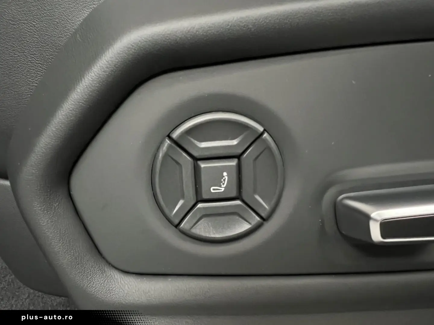 LAMBORGHINI Urus Performante Full Carbon Rear Seat Entertain