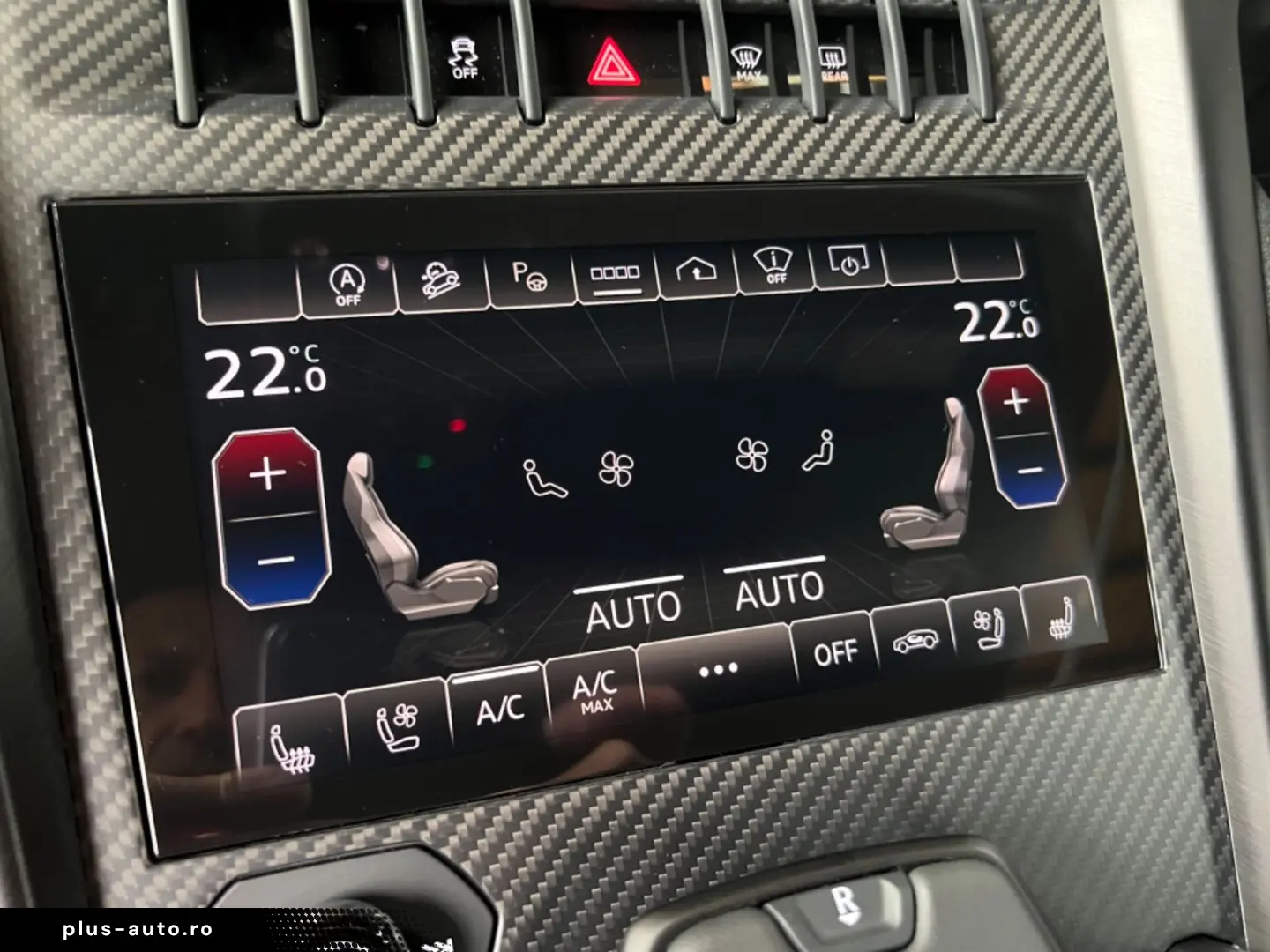 LAMBORGHINI Urus Performante Full Carbon Rear Seat Entertain