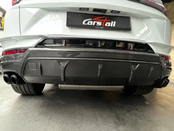 LAMBORGHINI Urus Performante Full Carbon Rear Seat Entertain