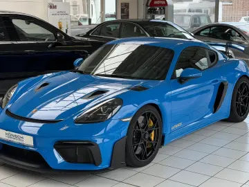 PORSCHE 718 GT4 RS Lift Clubsport Approved