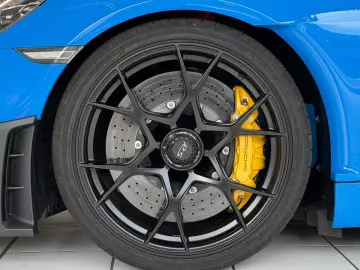 PORSCHE 718 GT4 RS Lift Clubsport Approved