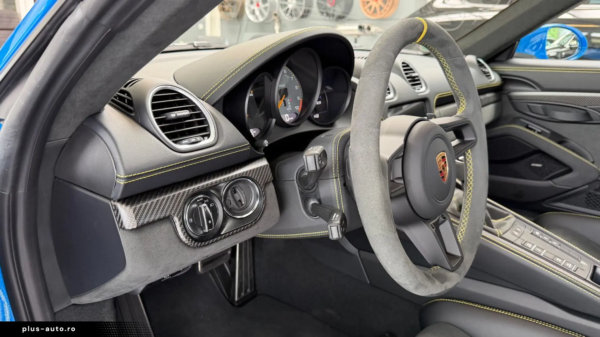 PORSCHE 718 GT4 RS Lift Clubsport Approved