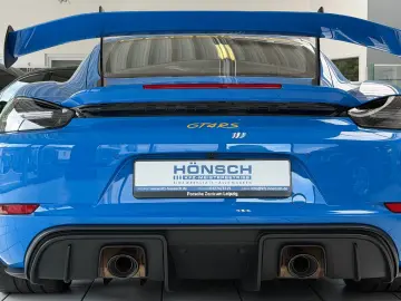 PORSCHE 718 GT4 RS Lift Clubsport Approved