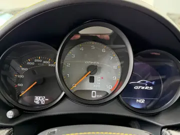 PORSCHE 718 GT4 RS Lift Clubsport Approved