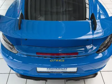 PORSCHE 718 GT4 RS Lift Clubsport Approved
