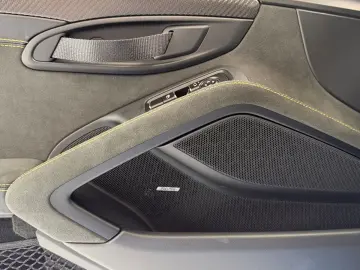 PORSCHE 718 GT4 RS Lift Clubsport Approved
