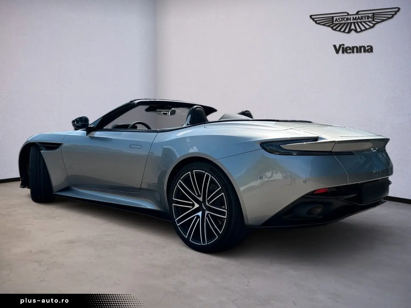 ASTON MARTIN DB12 2025 — imagine 4