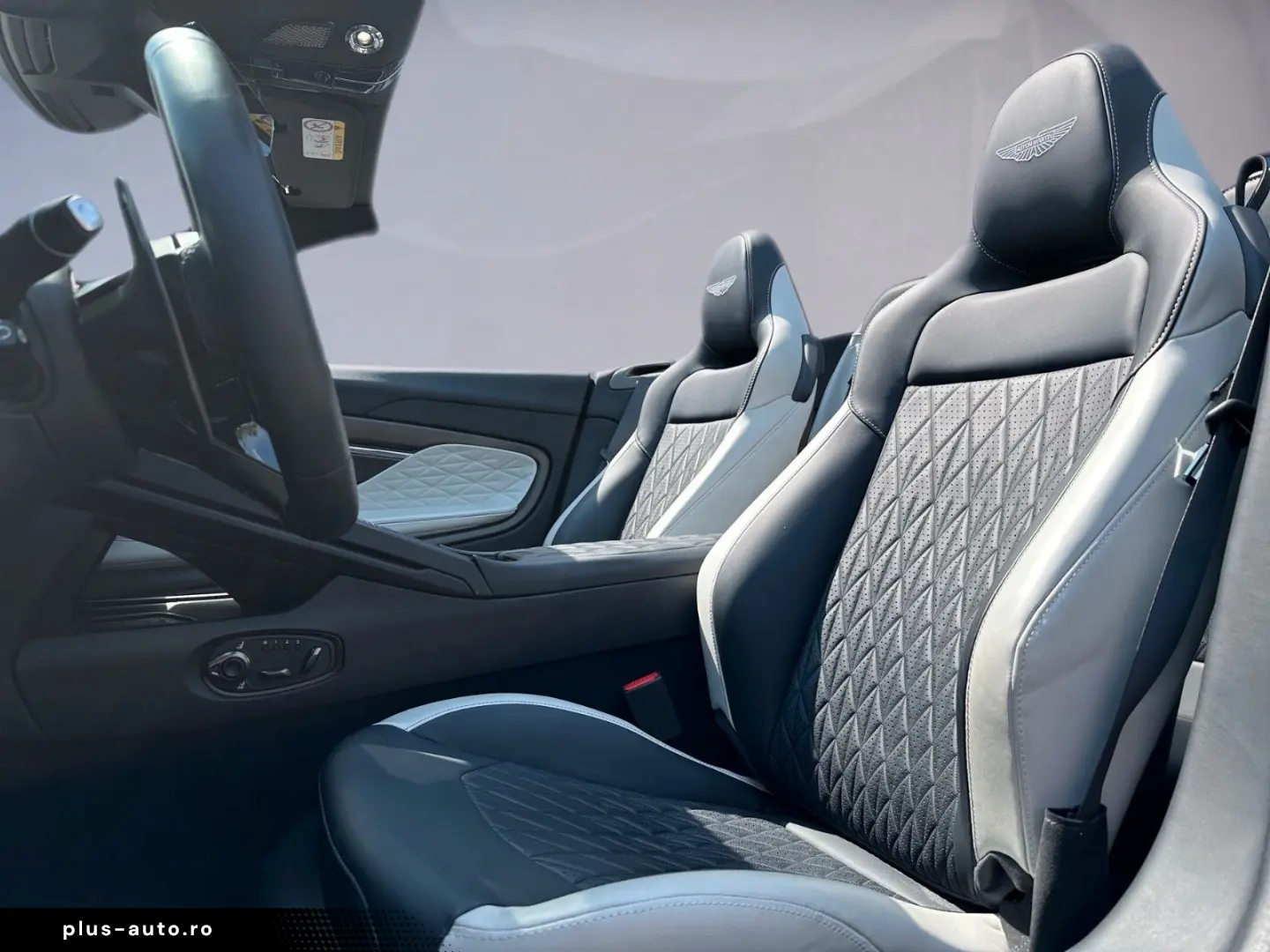 ASTON MARTIN DB12 2025 — imagine 8