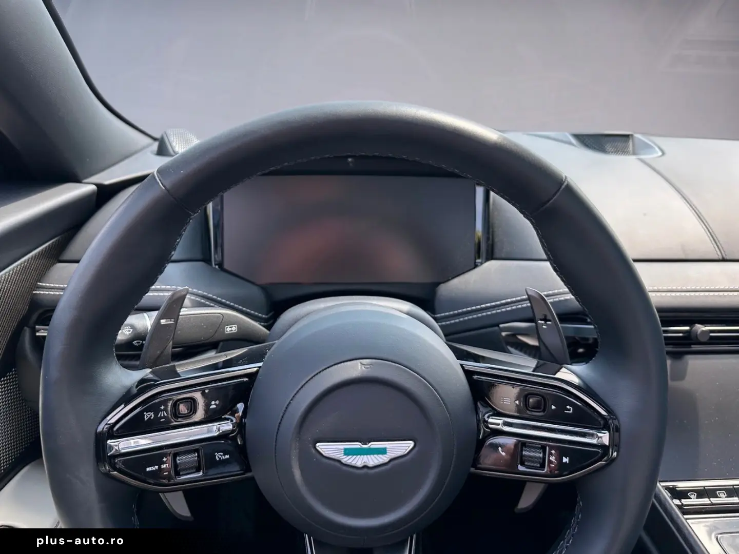 ASTON MARTIN DB12 2025 — imagine 10