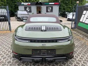 PORSCHE 911 Carrera GTS T-Hybrid Cabrio PTS Manufaktur
