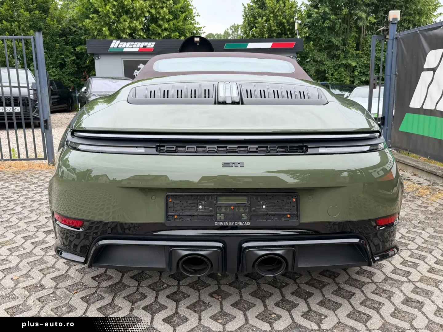 PORSCHE 911 Carrera GTS T-Hybrid Cabrio PTS Manufaktur