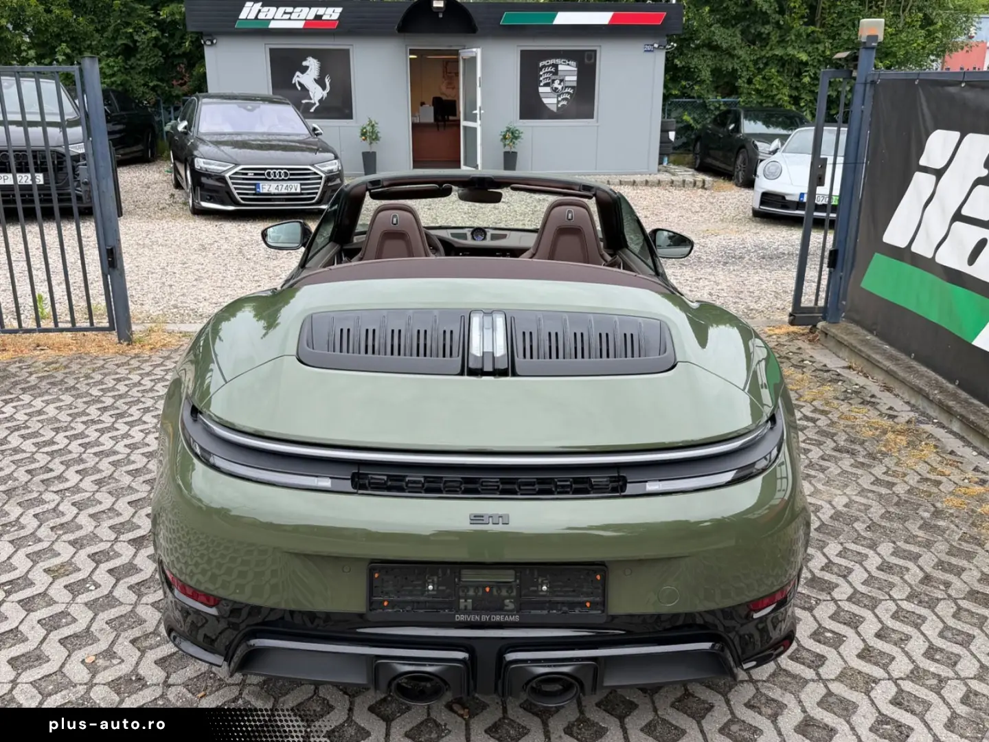 PORSCHE 911 Carrera GTS T-Hybrid Cabrio PTS Manufaktur