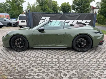 PORSCHE 911 Carrera GTS T-Hybrid Cabrio PTS Manufaktur