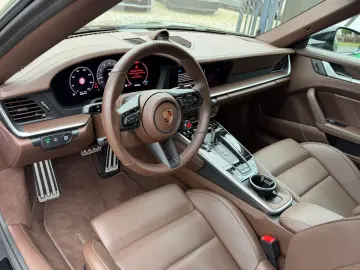 PORSCHE 911 Carrera GTS T-Hybrid Cabrio PTS Manufaktur