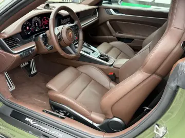 PORSCHE 911 Carrera GTS T-Hybrid Cabrio PTS Manufaktur