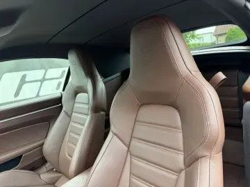 PORSCHE 911 Carrera GTS T-Hybrid Cabrio PTS Manufaktur