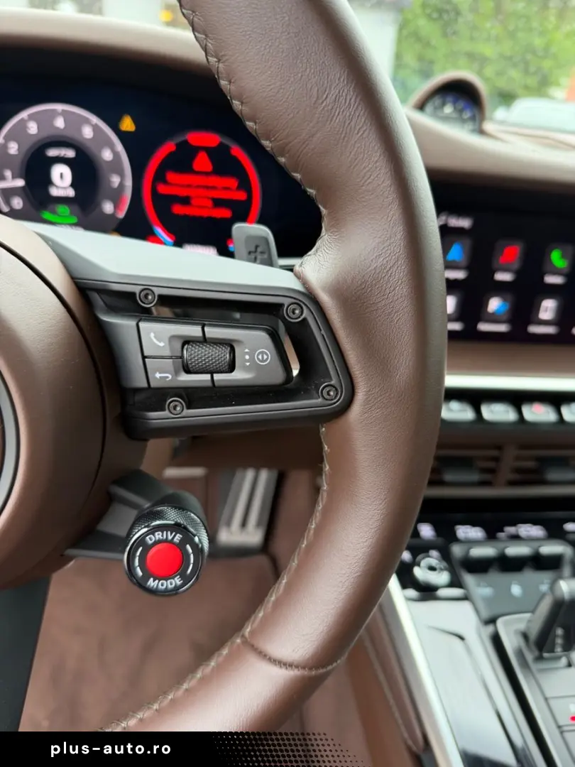 PORSCHE 911 Carrera GTS T-Hybrid Cabrio PTS Manufaktur