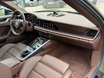 PORSCHE 911 Carrera GTS T-Hybrid Cabrio PTS Manufaktur