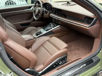 PORSCHE 911 Carrera GTS T-Hybrid Cabrio PTS Manufaktur