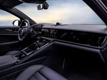 PORSCHE PANAMERA 4S E-HYBRID SPORTDESIGN VOLL!
