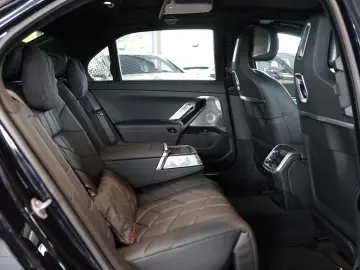 BMW i7 M70 xDrive  21 SkyLounge B&W NP210TSD Alpina