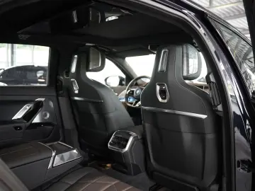 BMW i7 M70 xDrive  21 SkyLounge B&W NP210TSD Alpina