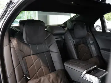 BMW i7 M70 xDrive  21 SkyLounge B&W NP210TSD Alpina