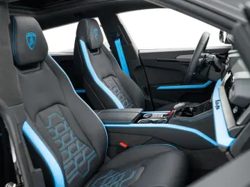 LAMBORGHINI Urus SE MY25   PPF Matt   Akrapovic