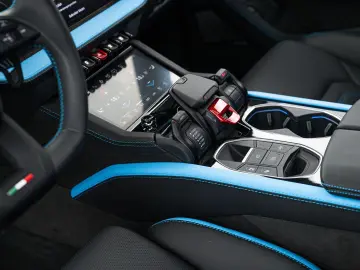 LAMBORGHINI Urus SE MY25   PPF Matt   Akrapovic