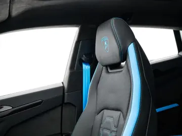 LAMBORGHINI Urus SE MY25   PPF Matt   Akrapovic