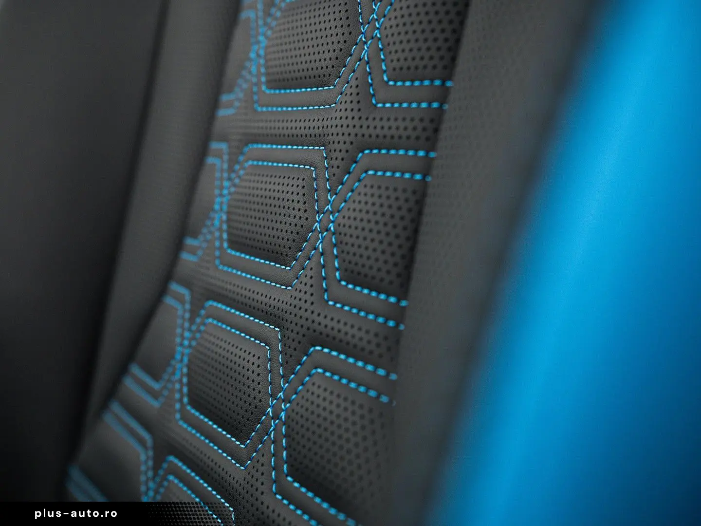 LAMBORGHINI Urus SE MY25   PPF Matt   Akrapovic
