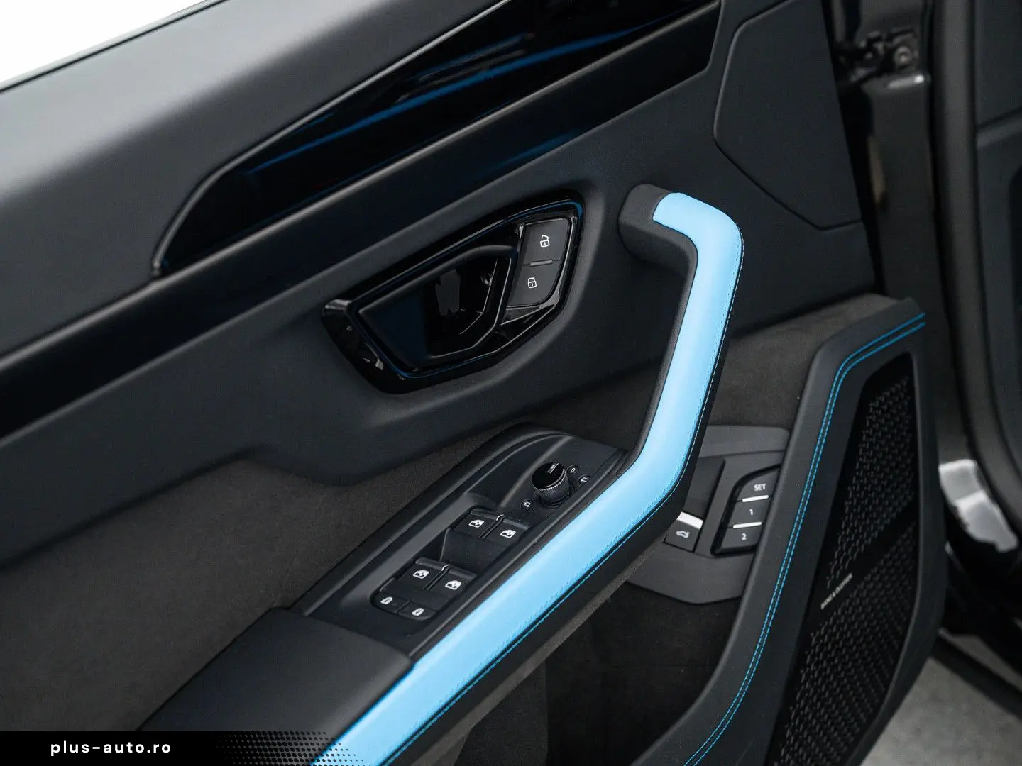LAMBORGHINI Urus SE MY25   PPF Matt   Akrapovic