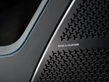 LAMBORGHINI Urus SE MY25   PPF Matt   Akrapovic