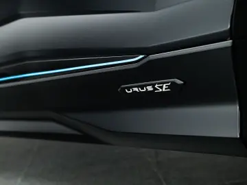 LAMBORGHINI Urus SE MY25   PPF Matt   Akrapovic