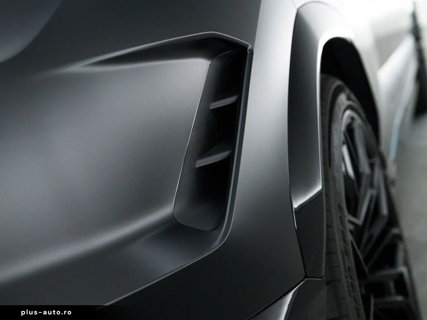 LAMBORGHINI Urus SE MY25   PPF Matt   Akrapovic