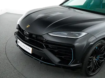 LAMBORGHINI Urus SE MY25   PPF Matt   Akrapovic