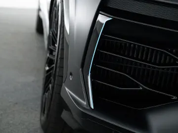 LAMBORGHINI Urus SE MY25   PPF Matt   Akrapovic