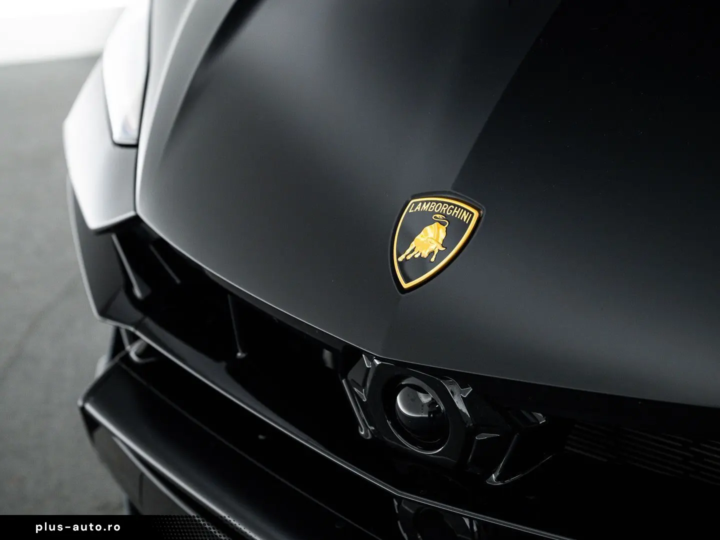 LAMBORGHINI Urus SE MY25   PPF Matt   Akrapovic